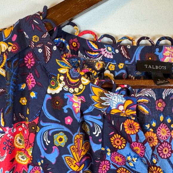 Talbots Women’s S Pleated Sleeve Poplin Top Cotton Floral Medallion Blue Classic - Picture 8 of 10